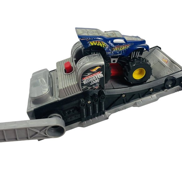 Monster Jam Silver Gray Truck Launcher Hot Wheels Vintage With 2 Trucks - Picture 12 of 16